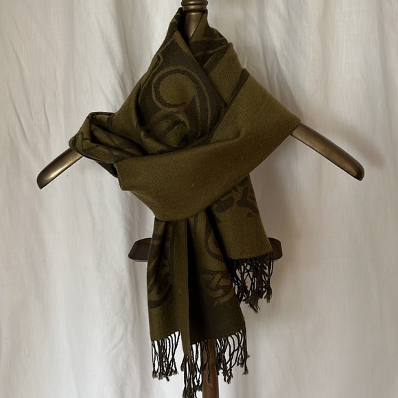 Irish Scarf Olive Green Evergreen Wool Celtic Knot Bird Traditional Design - Picture 2 of 16